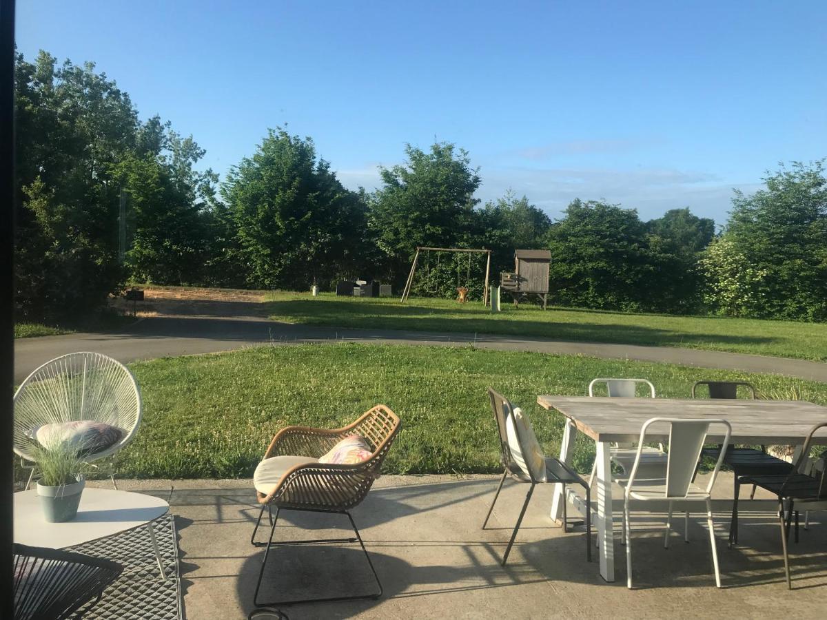 Au Petit Bonheur De Claire Et Jo Bed & Breakfast La Chapelle-Caro Exterior photo