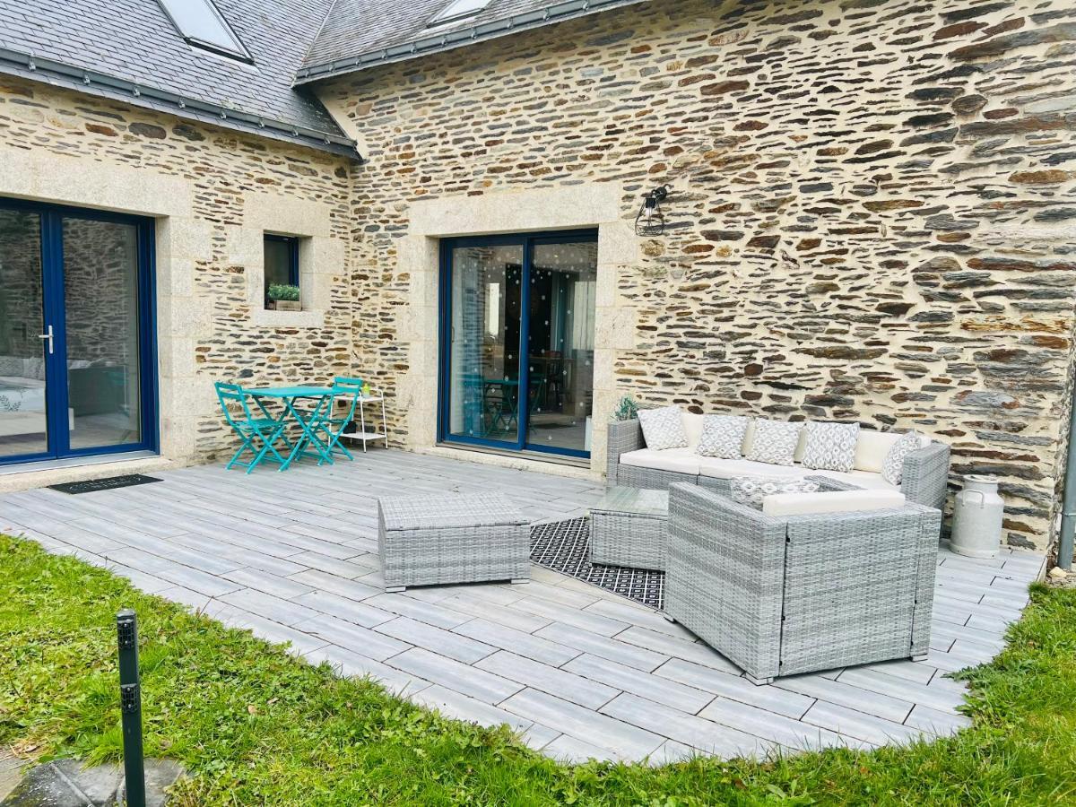 Au Petit Bonheur De Claire Et Jo Bed & Breakfast La Chapelle-Caro Exterior photo